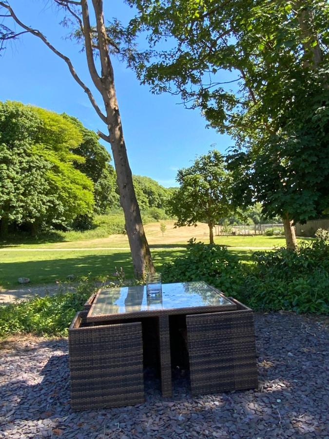 Red River Stables - Peaceful, Beautiful Grounds, Swimming Pool, Central Location For West Cornwall Camborne Exterior foto