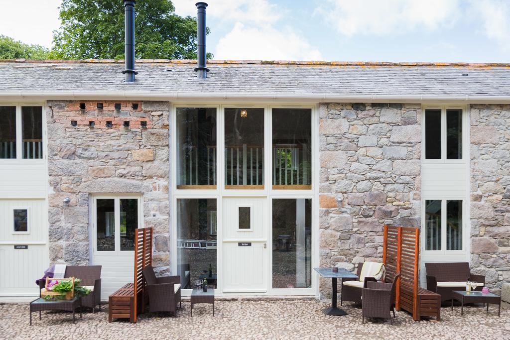 Red River Stables - Peaceful, Beautiful Grounds, Swimming Pool, Central Location For West Cornwall Camborne Exterior foto